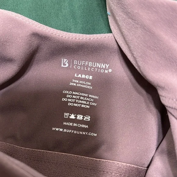 L Buffbunny Covet Crop - Picture 3 of 3